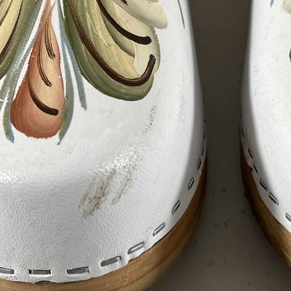 SKANE TOFFELN Sweden Floral Painted Leather Wood Clogs Shoes Womens Size 41 - Picture 3 of 13